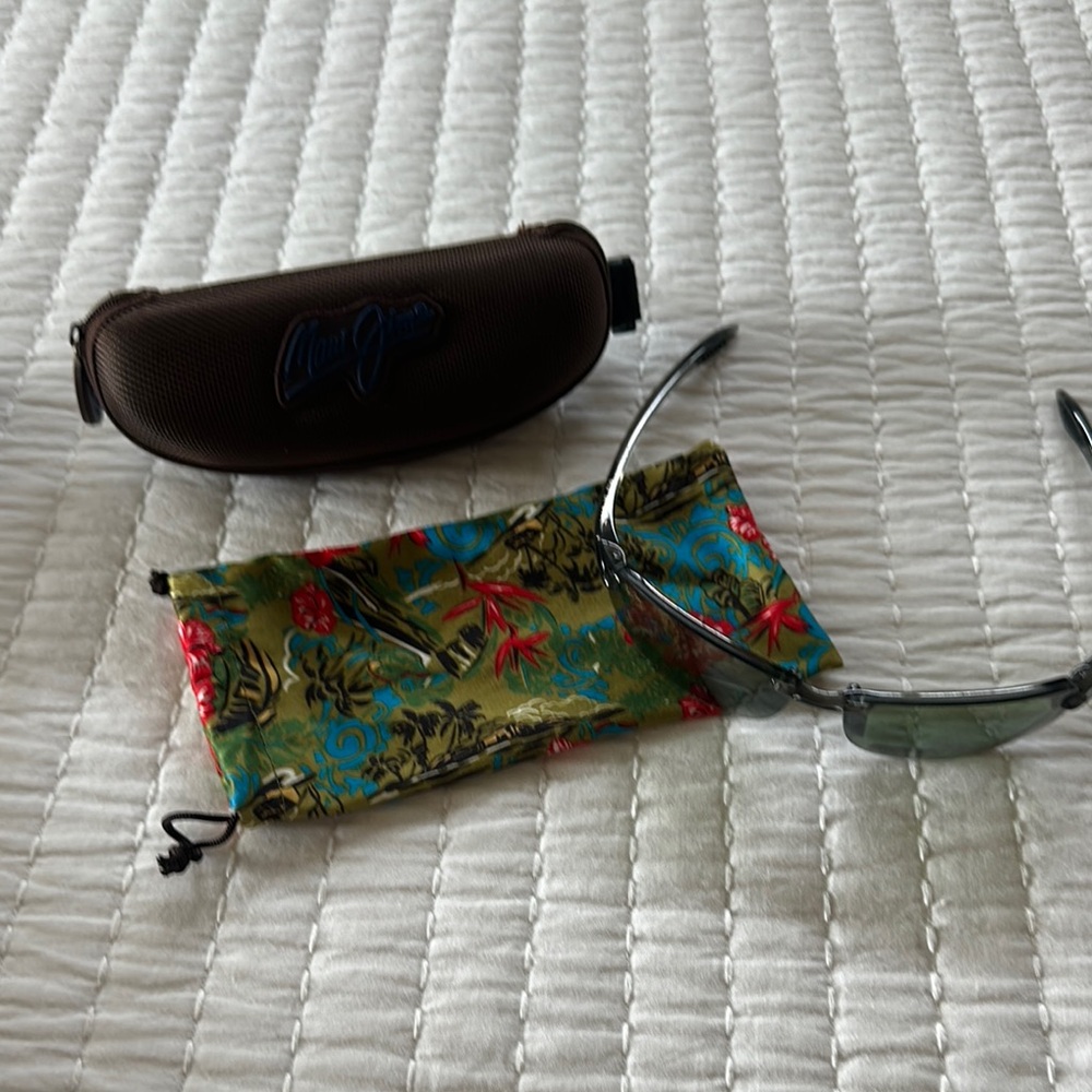 Maui Jim Sunglasses with Brown Case and Tropical Pouch with readers